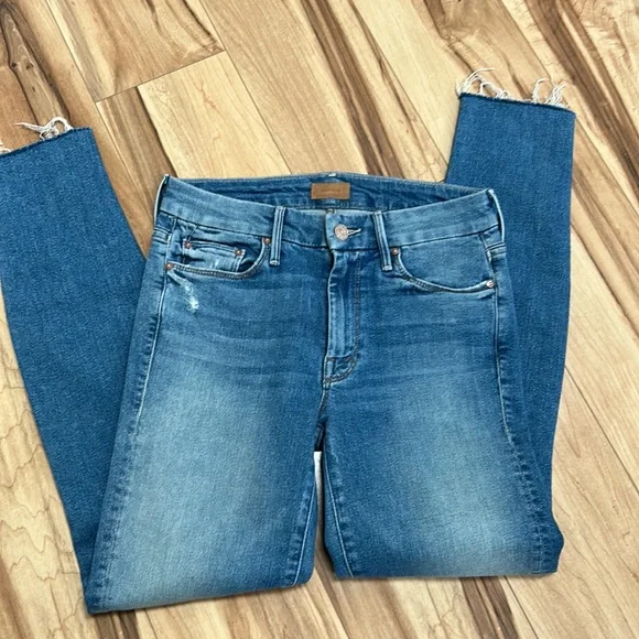 Mother Denim Looker Ankle Fray Jeans - Picture 6 of 7